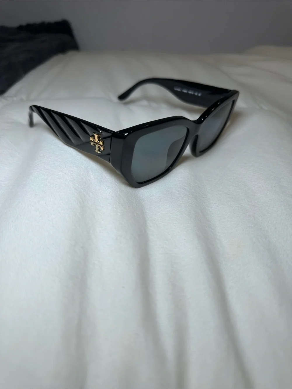 Tory Burch KIRA OVERSIZED GEOMETRIC SUNGLASSES